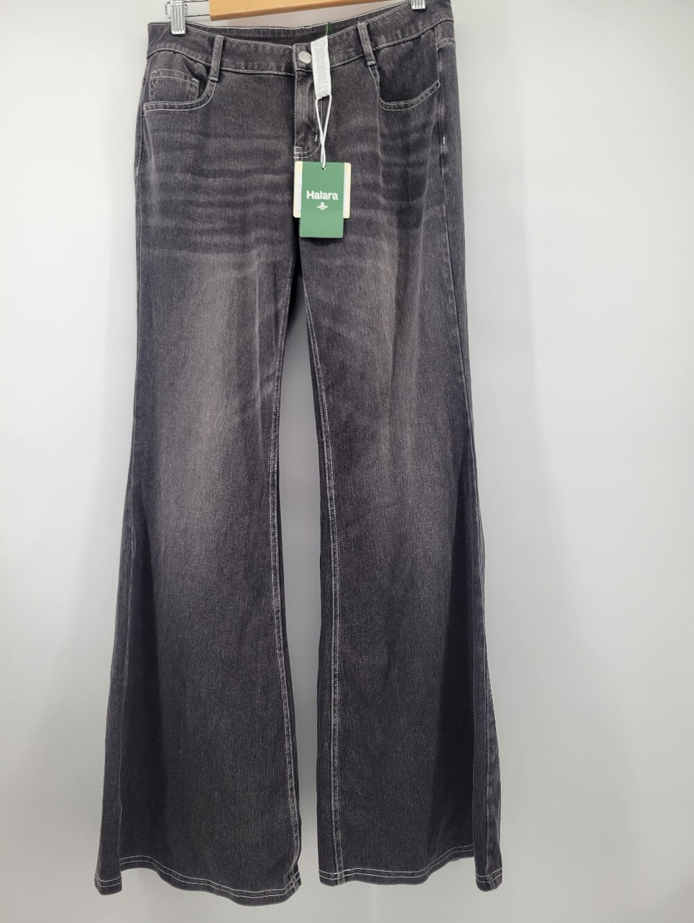 HALARA Wide Leg Flare Jeans in Charcoal Size Small